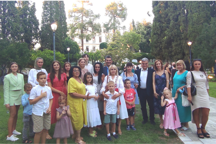 Μονογονεϊκές Οικογένειες από την Ουκρανία που φιλοξενούνται στο Παιδικό Χωριό SOS Βάρης υποδέχθηκε η Πρόεδρος της Δημοκρατίας